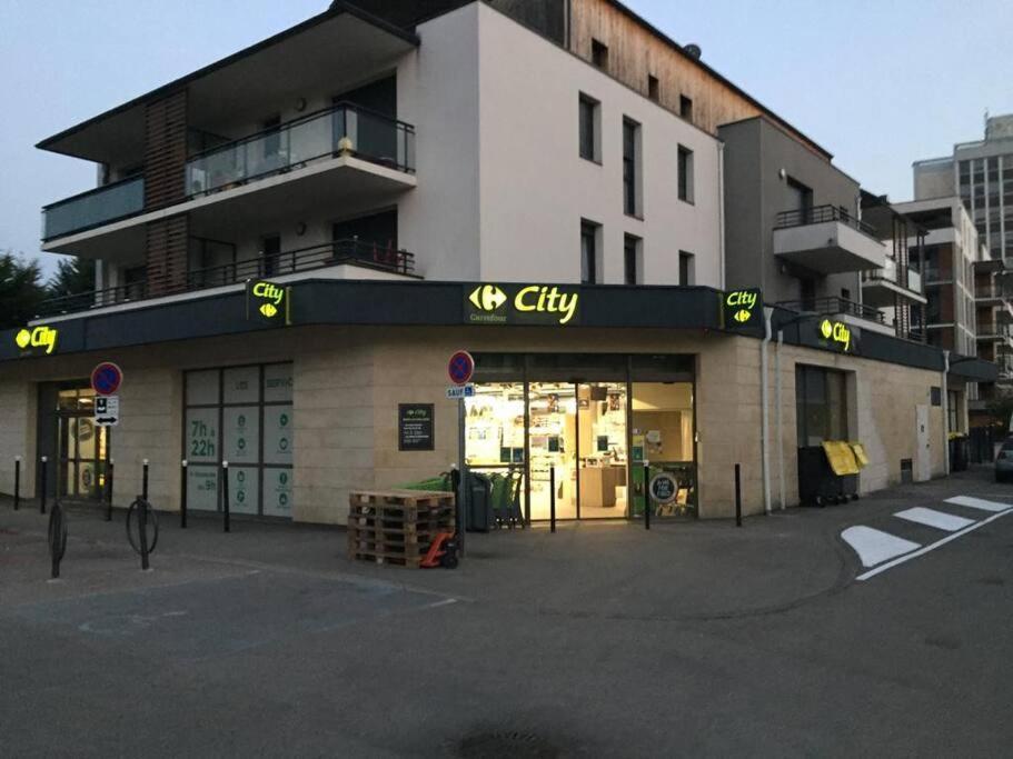 Logement A Brive Avec Terrasse Et Climatisation - Pres De La Gare Et Du Centre-Ville - Wifi Et Stationnement Gratuit Eksteriør bilde
